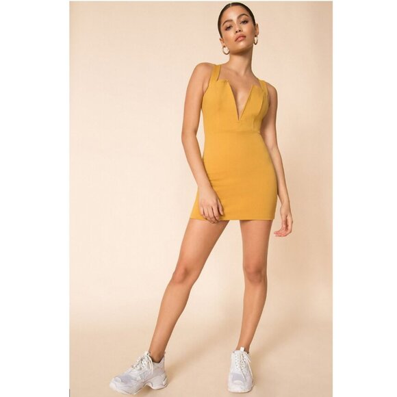 Superdown | Cynthia Cross Back Mini Dress in Mustard Yellow | Size Medium - Picture 4 of 13
